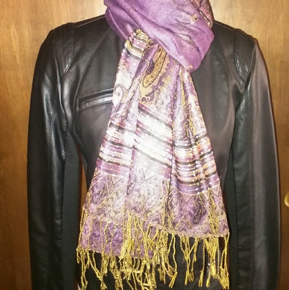 Gorgeous purple gold fringe scarf - Picture 4 of 5
